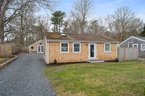 7 Circuit Rd, W Yarmouth, MA, 02673-3722 | Card Image