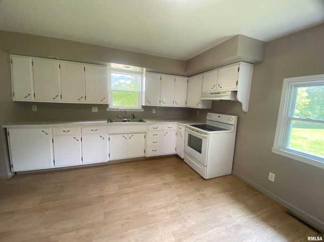 22545 Thompsonville Lake Rd, House other with 3 bedrooms, 2 bathrooms and null parking in Thompsonville IL | Image 8