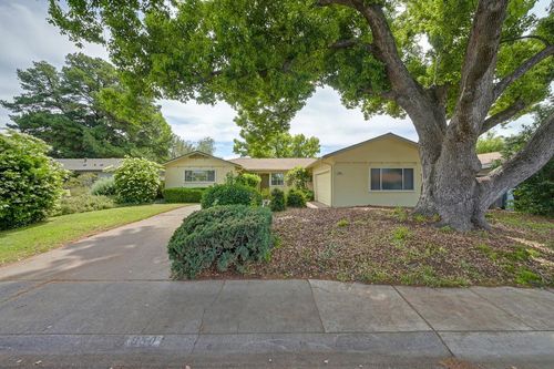 950 Trestle Glen Way, Sacramento, CA, 95831-2737 | Card Image