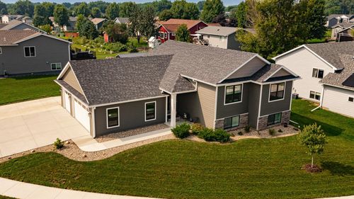 909 9th Ave Ne, Kasson, MN, 55944-2038 | Card Image
