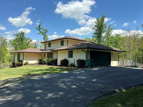 21506 Plantation Rd, Bristol, VA, 24202-4132 | Card Image