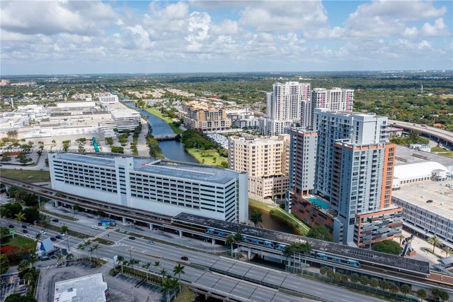 APT-1019 - 8650 Sw 67 Th Ave, Condo with 2 bedrooms, 3 bathrooms and null parking in Pinecrest FL | Image 4