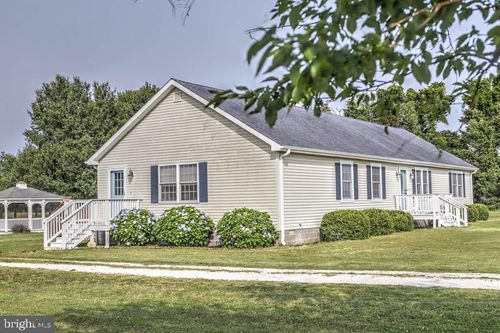 28505 Whites Neck Rd, PARKSLEY, VA, 23421-3082 | Card Image