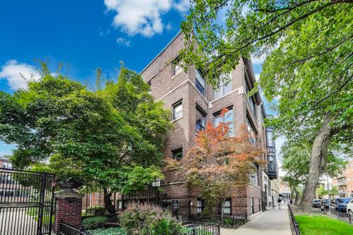 apt-s2-743 W Cornelia Ave, CHICAGO, IL, 60657-2462 | Card Image