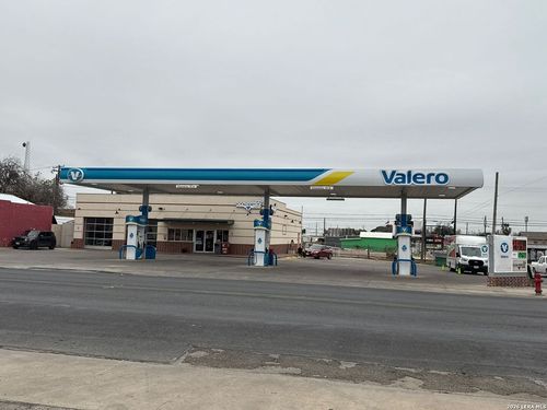 602 E Main St, Eagle Pass, TX, 78852 | Card Image