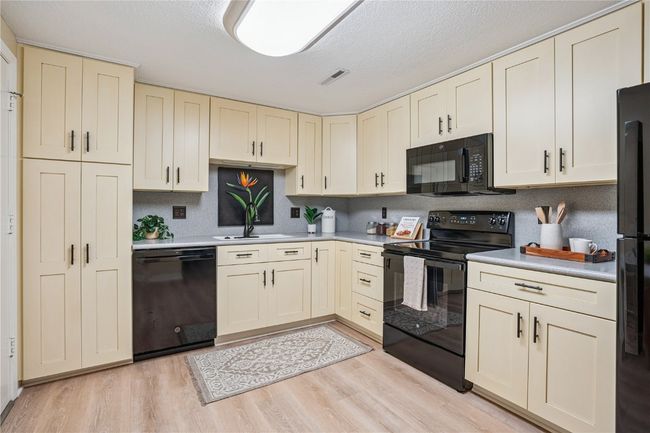 APT-215 - 2135 1 St Ave Se, Condo with 2 bedrooms, 2 bathrooms and null parking in Cedar Rapids IA | Image 12