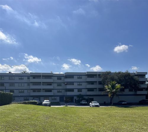 b106-1891 N 61st Ave, Hollywood, FL, 33024-4239 | Card Image