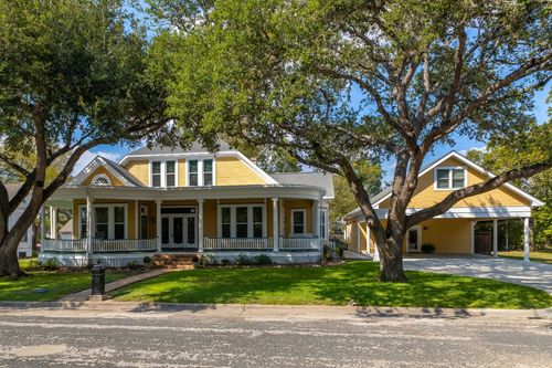 809 Paulus St, Schulenburg, TX, 78956-1424 | Card Image