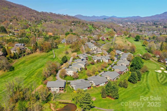 111 Augusta Cir, Townhouse with 3 bedrooms, 4 bathrooms and null parking in Waynesville NC | Image 37