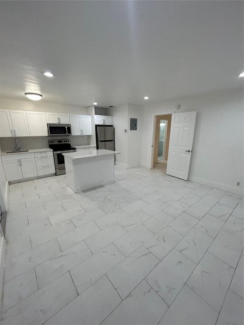 2-212 Sw 22nd St, Fort Lauderdale, FL, 33315-2524 | Card Image