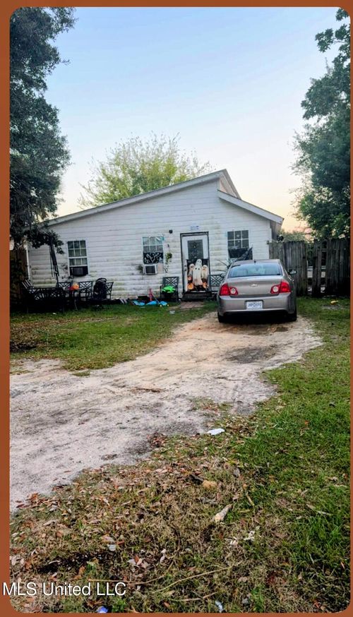 2019 Southern Ave, Biloxi, MS, 39531-5115 | Card Image