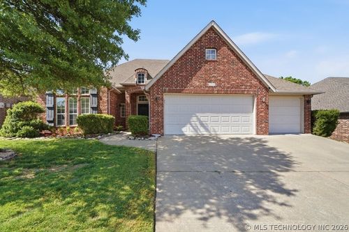 2712 Natchez St, Broken Arrow, OK, 74011-7872 | Card Image