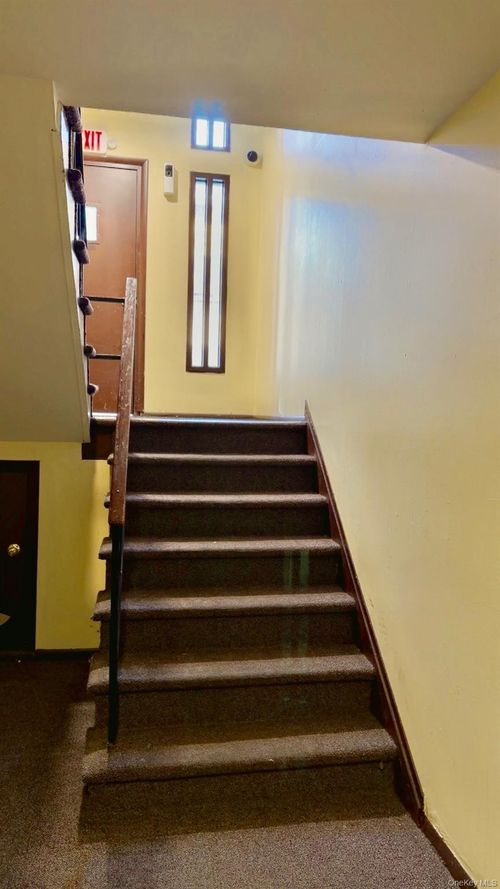 apt-b12-260 N Main St, Spring Valley, NY, 10977-4016 | Card Image