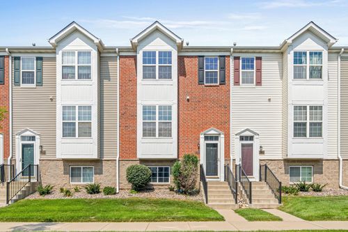 7917 Stratford Cir N, Shakopee, MN, 55379-3121 | Card Image