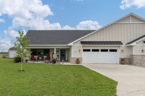 101 Butterfly Ct, Blue Earth, MN, 56013-4101 | Card Image