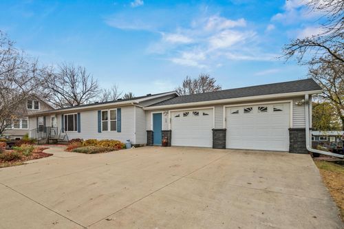 126 5th Street, Kenyon, MN, 55946 | Card Image