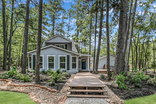 77 Meadow Lake Dr, Trinity, TX, 75862-8921 | Card Image
