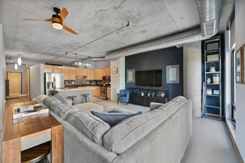 209-720 N 4th St, Minneapolis, MN, 55401-1945 | Card Image