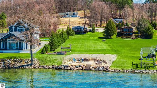 11256 Se Torch Lake Dr, Alden, MI, 49612 | Card Image