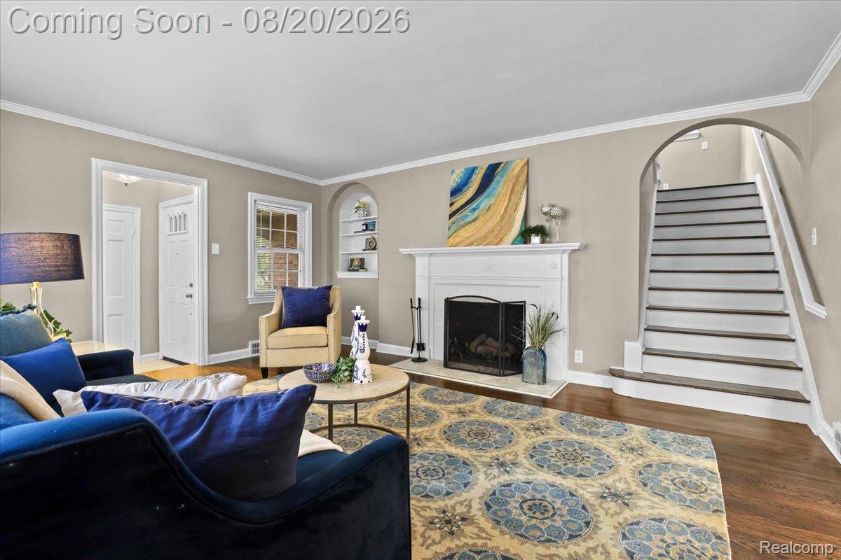 Residential in Grosse Pointe Farms 5