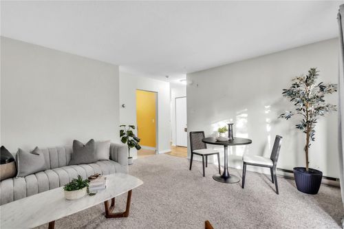 204-1597 Midgard Ave, Saanich, BC, V8P2Y2 | Card Image