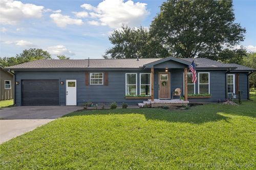 15915 N 252 Rd, Okmulgee, OK, 74447-8401 | Card Image