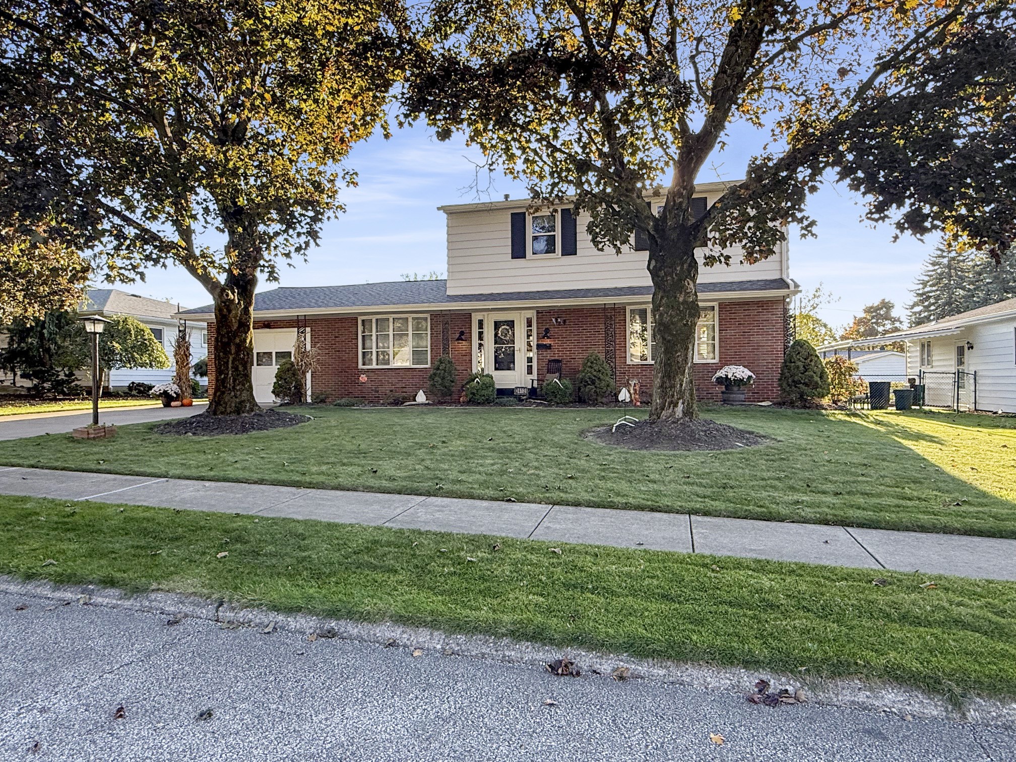3412 Regis Dr, Pending in Erie - eXp Realty