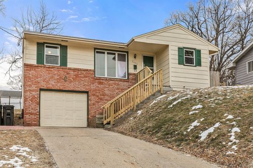 2426 Boston Ave, Des Moines, IA, 50310-6241 | Card Image