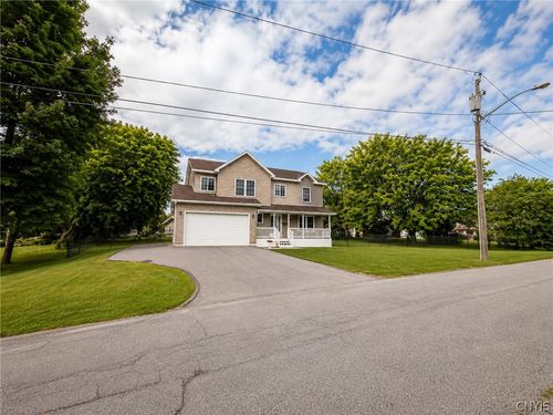923 Emmett St, Watertown, NY, 13601-2341 | Card Image