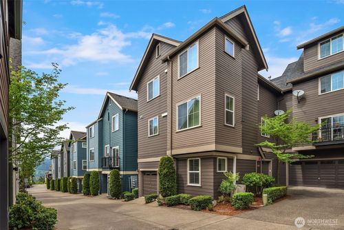 364 Ne Darby Ln, Issaquah, WA, 98029-5410 | Card Image