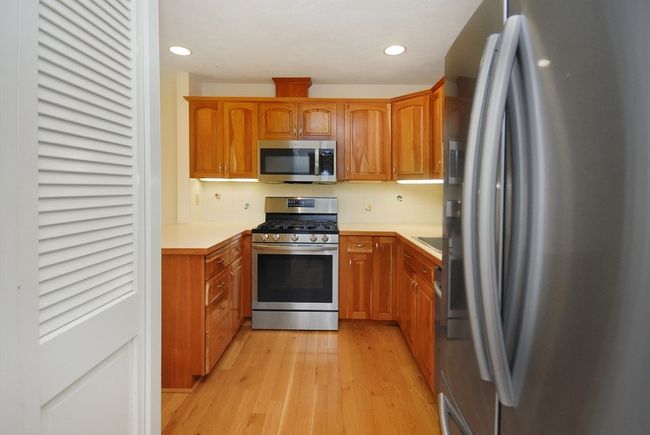 UNIT-3 - 19 Concord Greene, Condo with 2 bedrooms, 2 bathrooms and 1 parking in Concord MA | Image 14