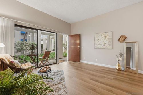 1i-8320 Regents Rd., San Diego, CA, 92122 | Card Image