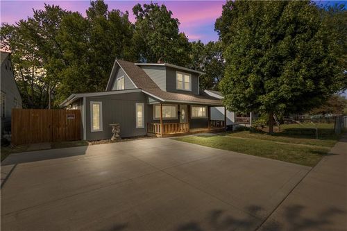 620 S Huttig Ave, Independence, MO, 64053-1832 | Card Image