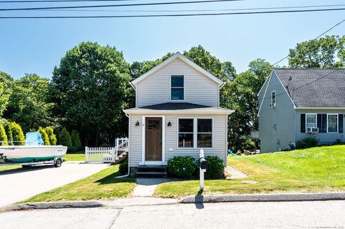 8 Johnson St, Pawcatuck, CT, 06379-2203 | Card Image