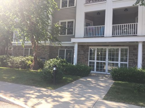 a-13-1056 Victoria St, New Bedford, MA, 02745-1651 | Card Image