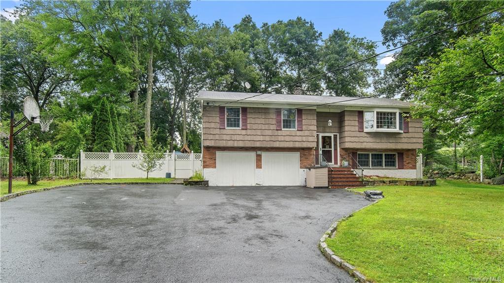Deerfield Ave, Yorktown Heights, NY 10598