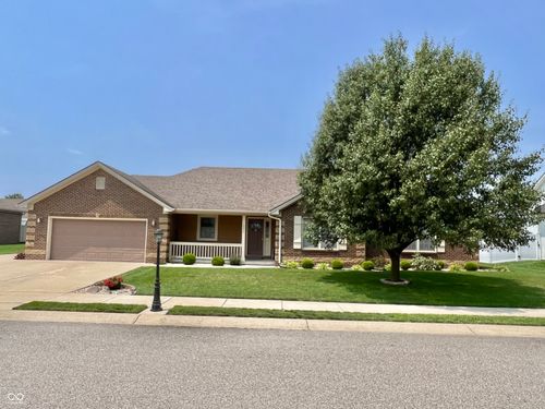 1992 Austin James Ln, Seymour, IN, 47274-3371 | Card Image
