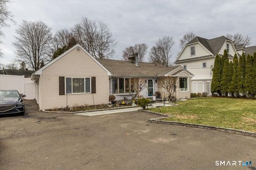 56 Linden St, Norwalk, CT, 06851-1528 | Card Image