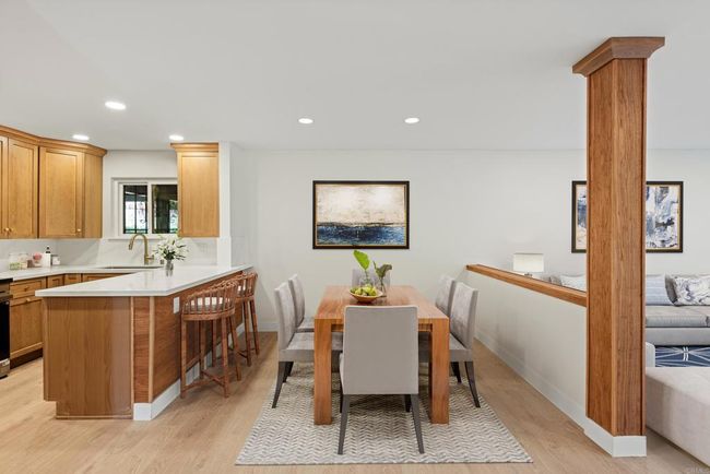 C21 - 2610 Torrey Pines Rd, Condo with 2 bedrooms, 2 bathrooms and null parking in La Jolla CA | Image 4
