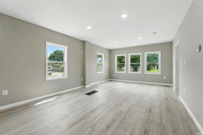 1025 S Gallatin St, House other with 5 bedrooms, 2 bathrooms and null parking in Marion IN | Image 7