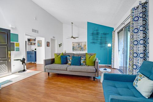 1338 S Camino Real, Palm Springs, CA, 92264-8464 | Card Image