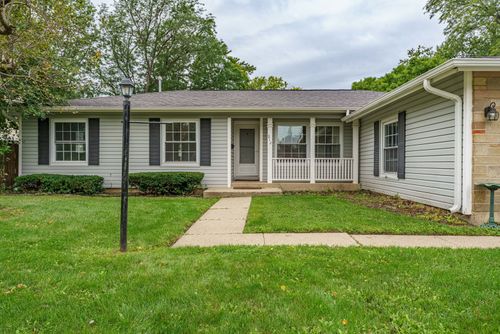 212 Wellington Ave, Elk Grove Village, IL, 60007-3406 | Card Image