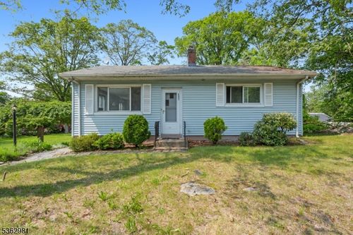 483 Germantown Rd, West Milford, NJ, 07480-2521 | Card Image
