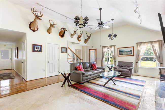 20418 Deer Run Rd, House other with 4 bedrooms, 3 bathrooms and 2 parking in Damon TX | Image 8
