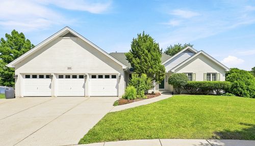 220 Rosewood Ct, Westmont, IL, 60559-1577 | Card Image