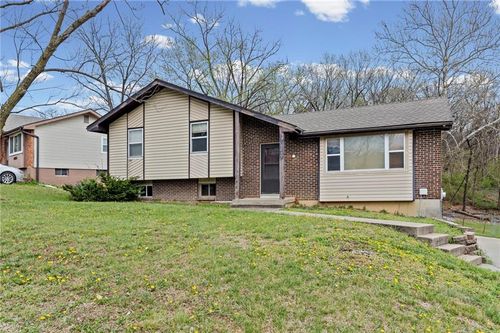 4819 N Revere Dr, Kansas City, MO, 64151-3243 | Card Image