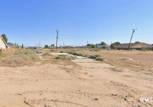 8307 Walpole Ave, California City, CA, 93505-1909 | Card Image