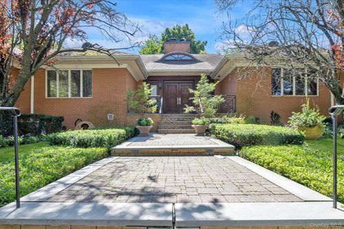 224 Beverly Road, New York, NY, 11363 | Card Image