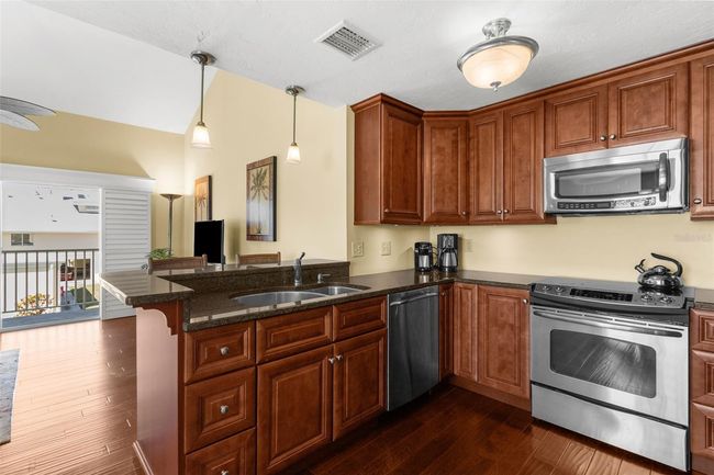 APT-10 - 109 Bayshore Rd, Condo with 2 bedrooms, 2 bathrooms and null parking in Nokomis FL | Image 11