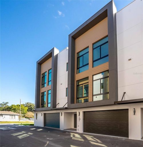 2-3002 W Platt St, Tampa, FL, 33609-3188 | Card Image